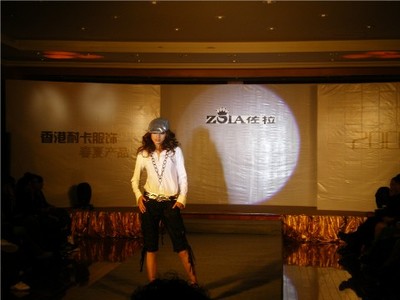 耐卡服飾春夏產品發(fā)布會廣告設計 廣州大舞臺的時尚盛宴